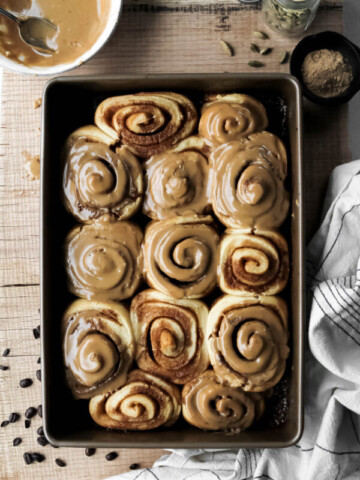 Hawaij Spice Rolls with Coffee Glaze