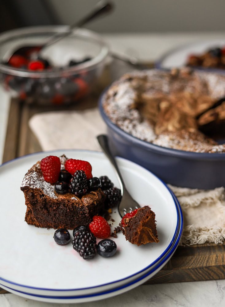 marbled-chocolate-meringue-cake_lions-bread-10